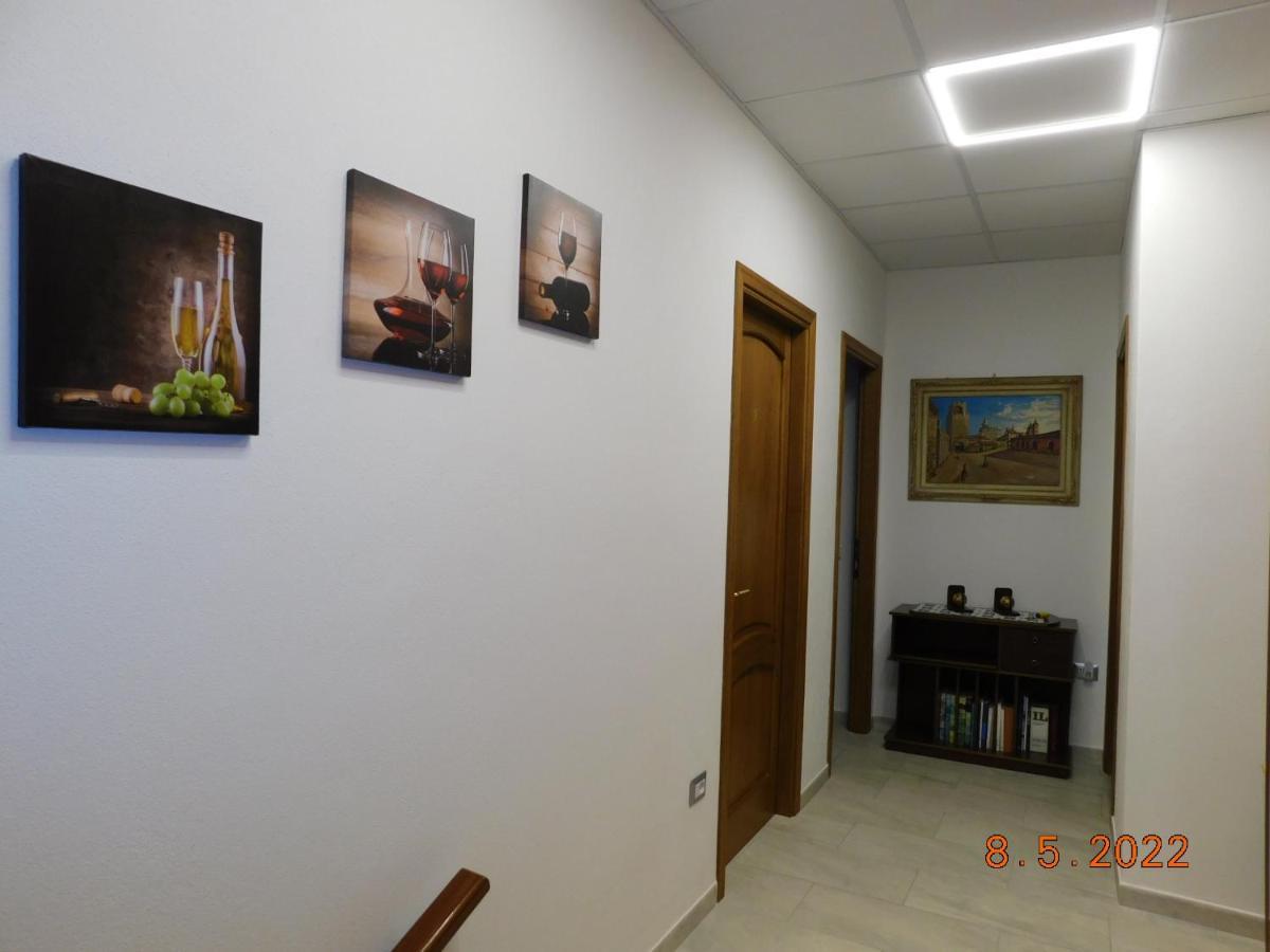 B&B Divino Cabras Exterior photo